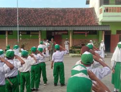 Babinsa Jajaran Kodim 0812 Lamongan Gelar Wawasan Kebangsaan di Sekolah.