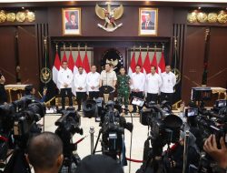 Menko Polkam Ad Interim Gelar Rapat Perdana