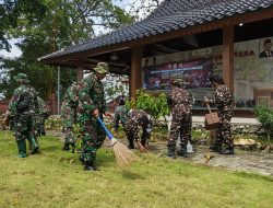 Gelar Karya Bakti, Bersihkan Cagar Budaya Makam Nyi Andong Sari Jelang HUT ke-80 TNI. 
