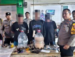 Polisi Berhasil Sita Barangbukti Miras di Dua tempat Berbeda, Guna Cegah Kejahatan di Wilayah. 