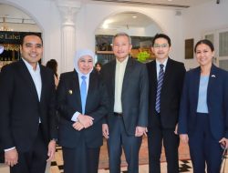 Bahas Penguatan Kerja Sama Ekonomi, Investasi, SDM serta Pendidikan, Gubernur Khofifah Penuhi Undangan Menteri Luar Negeri Singapura