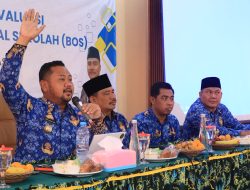 Supaya Tepat Sasaran, Bupati Gresik Evaluasi Skema Penyaluran Bantuan Operasional Sekolah Daerah.