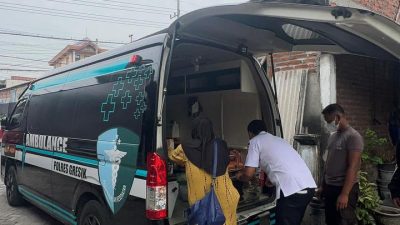 Polres Gresik Berikan Layanan Kemanusiaan Dengan Sediakan  Ambulance Gratis Untuk Warga