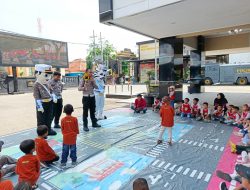 Unit Kamsel Sat Lantas Polres Lamongan Gelar Program Polisi Sahabat Anak Bersama TK Lestari Pangkatrejo