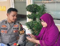 Ditipu Polisi Palsu Modus AI, Ibu Paruh Baya Dari Surakarta Diantar Pulang Polisi Asli Polres Lamongan
