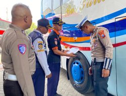 Satlantas Polres Lamongan Dampingi Subdit Kamsel Polda Jatim Lakukan Inspeksi Kelayakan Kendaraan Jelang Nataru 2026