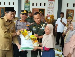 Kasdim 0812 Lamongan dan Muspika Deket Salurkan Bantuan Pangan Alokasi Oktober–November 2025
