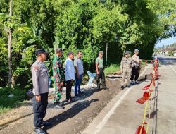Curah Hujan Tinggi Jembatan Longsor di Jalan Raya Sukorame–Slaji, Polsek Sukorame Lakukan Pengamanan