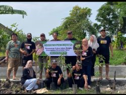 PENGHIJAUAN DAN INOVATIF, DESA JATIRENGGO GLAGAH TANAM 100 POHON MANGGA. 