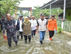 Gubernur Jawa Timur Tinjau Banjir Laladan.