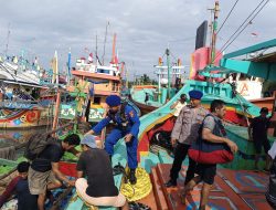 Terima Laporan Laka Laut KMN Cipta Karya di Perairan Paciran, Satpolairud Bantu Pulangkan Korban ke Keluarga