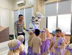 Sat Lantas Polres Lamongan Gencarkan Sosialisasi Lewat Radio dan Polisi Sahabat Anak