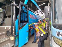 Ops Keselamatan Semeru 2026, Satlantas Polres Lamongan Laksanakan Ramp Check Bus Pariwisata Jelang Peringatan Harlah NU