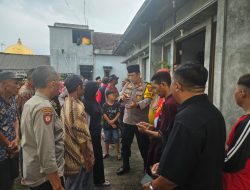 Polsek Deket Bersama Warga Evakuasi Korban Meninggal Dunia Tenggelam di Rawa Waduk Srirande