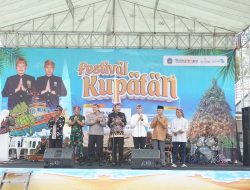 Lestarikan Warisan Wali Songo, Dandim 0812/Lamongan Hadir di Festival Kupat Tanjung Kodok