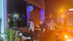 Di Duga korsleting listrik, Sebuah Counter Seluler di Babat Hangus Terbakar. 