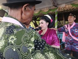 Desa Sumurgeneng Meriahkan Sedekah Bumi Dengan Langgeng Tayup Khas Masyarakat Tuban