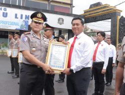 Polres Lamongan Beri Reward Anggota Berprestasi, Kapolres: Bekerja dengan Tulus dan Ikhlas