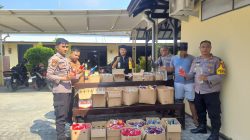 Dikira Warung Biasa, Ternyata Simpan Ratusan Botol Miras Dengan Berbagai Merk. 