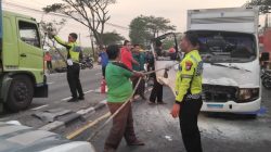 Nahas, Kecelakaan Beruntun Tiga Kendaraan di Lamongan, Polisi Dalami Penyebabnya. 