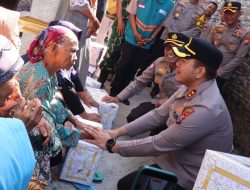 Sambut Hari Bhayangkara ke-80, Polres Lamongan Bedah Rumah Warga Kurang Mampu dan Salurkan Bansos. 