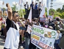 Gelar Aksi Demo Damai Warnai Seruan Ratusan Pegawai SPPG