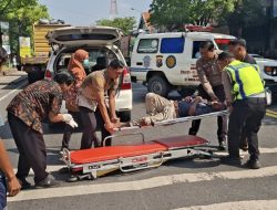 Kecelakaan Pagi di Depan Samsat Lamongan, Polisi Lamongan Ungkap Kronologi Gerobak Motor Ditabrak Truk. 