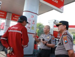 Kapolres Lamongan Turun Gunung Pantau Stok BBM, Pastikan Pasokan Aman Dan Pelayanan SPBU Optimal