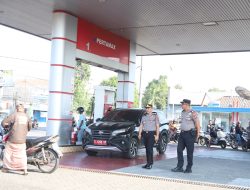 Polisi Bersama Masyarakat, Kapolres Jombang Pantau Ketersediaan BBM di SPBU Mojosongo