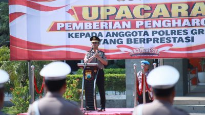 Selamatkan Korban Pengeroyokan Hingga Raih Prestasi, 3 Polisi Gresik Terima Penghargaan